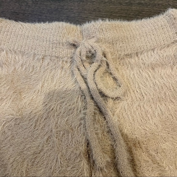 NWT Fuzzy Drawstring Comfy Shorts - Picture 6 of 9